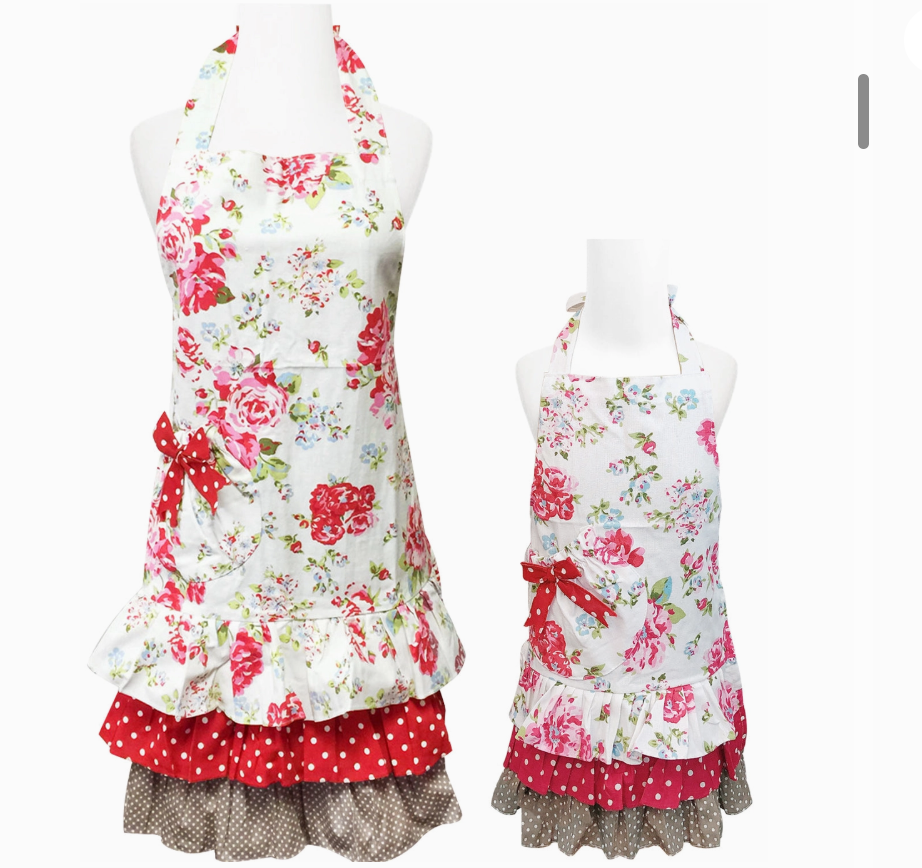 Wrapables Mother Ruffles & Roses Apron – Daughter
