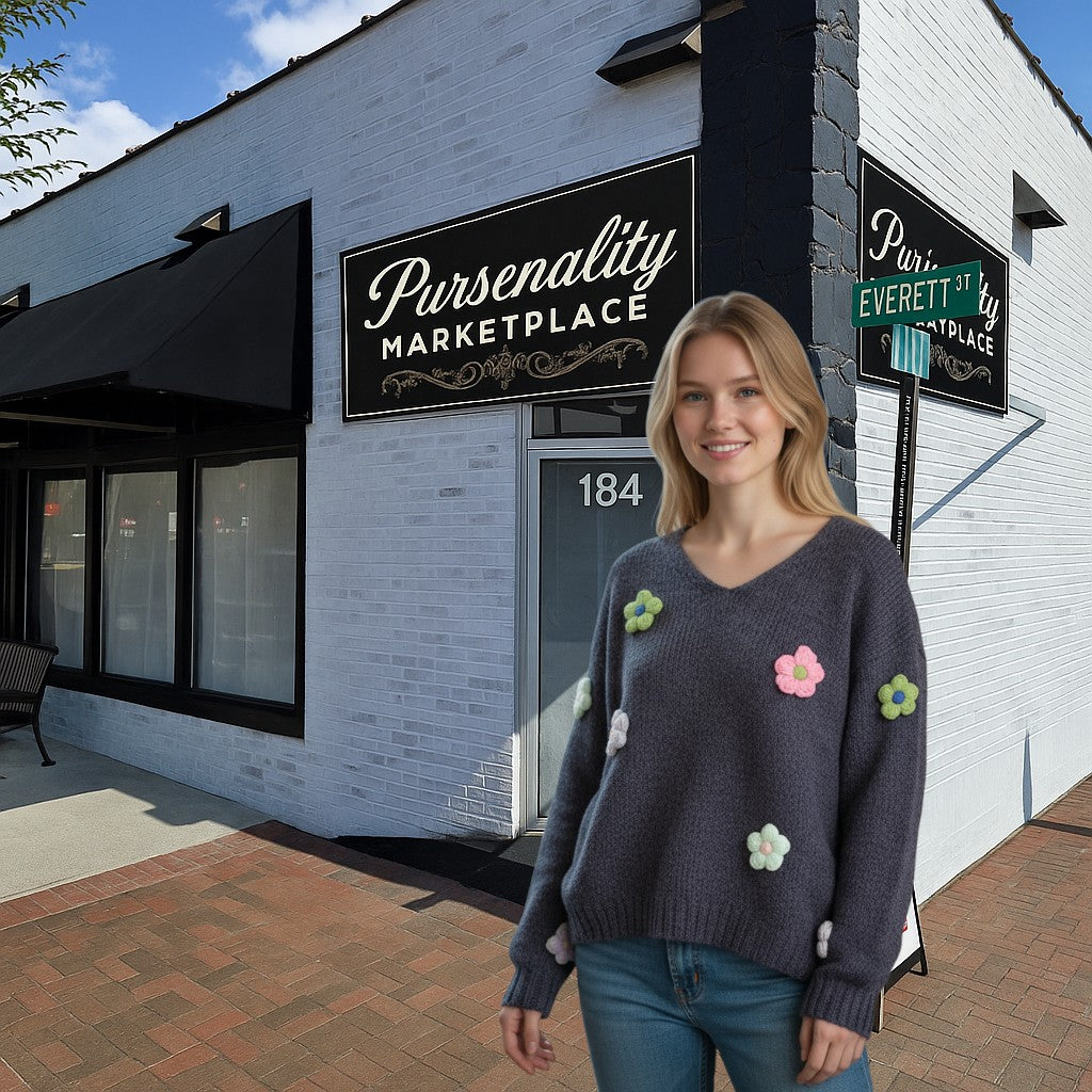 Easel Flower Appliqué Sweater (Charcoal)